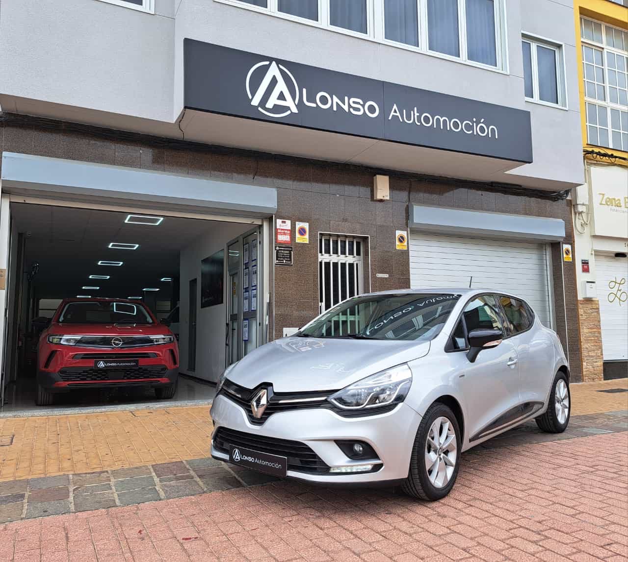 RENAULT - Clio Limited