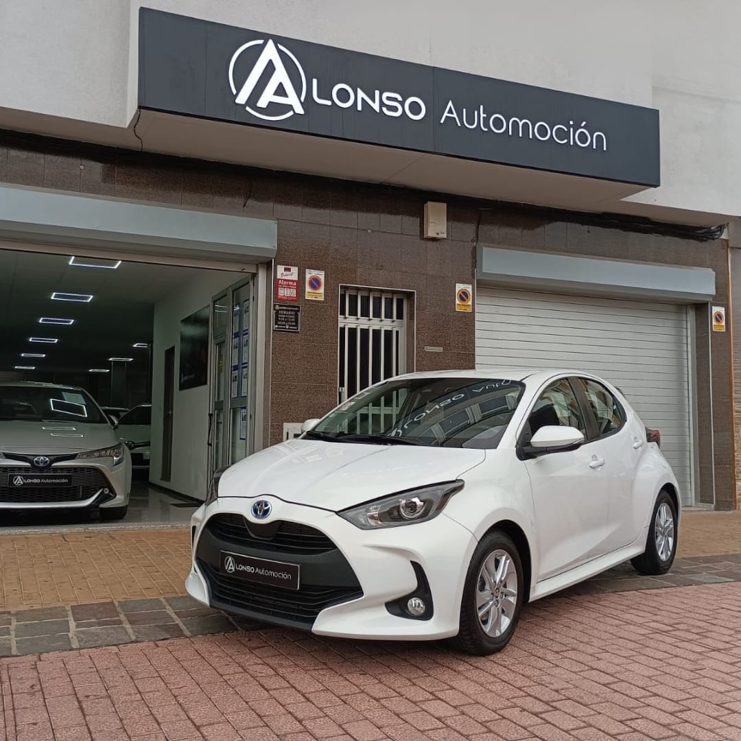 TOYOTA - Yaris