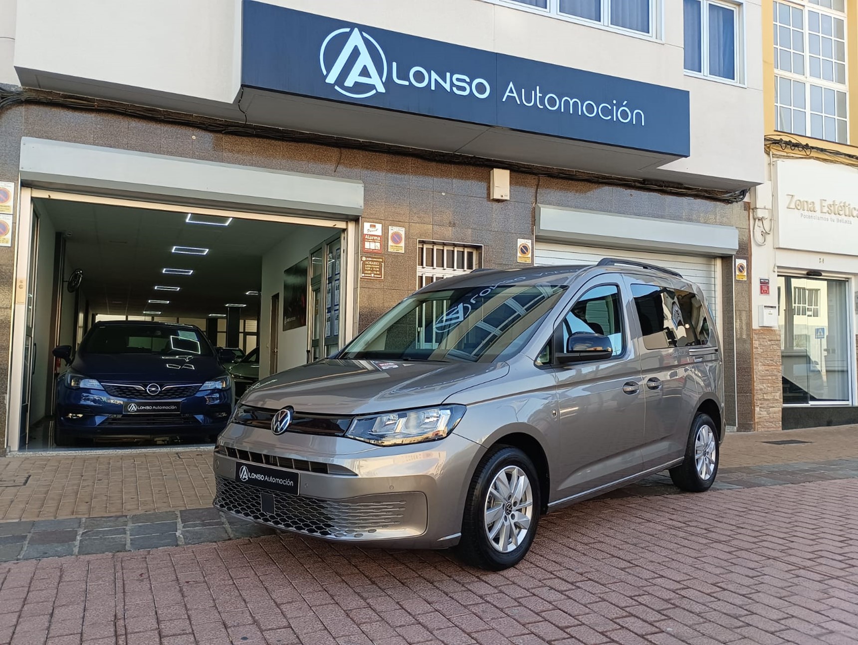 VOLKSWAGEN - Caddy California