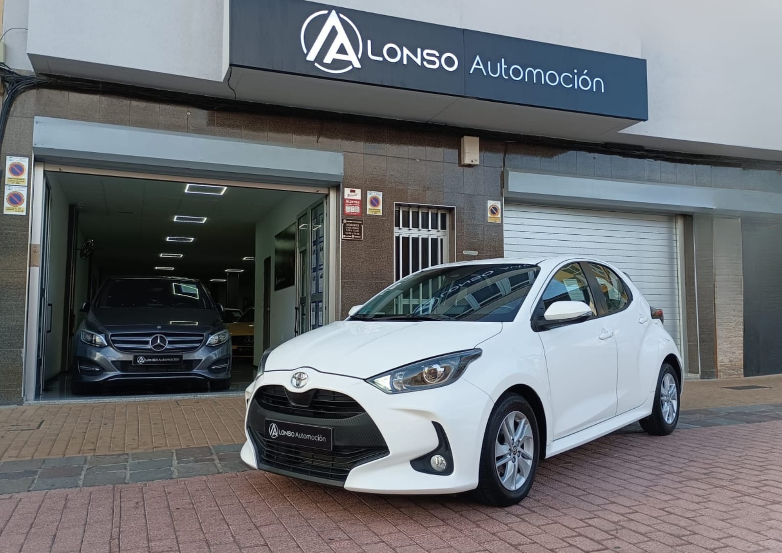 TOYOTA - Yaris
