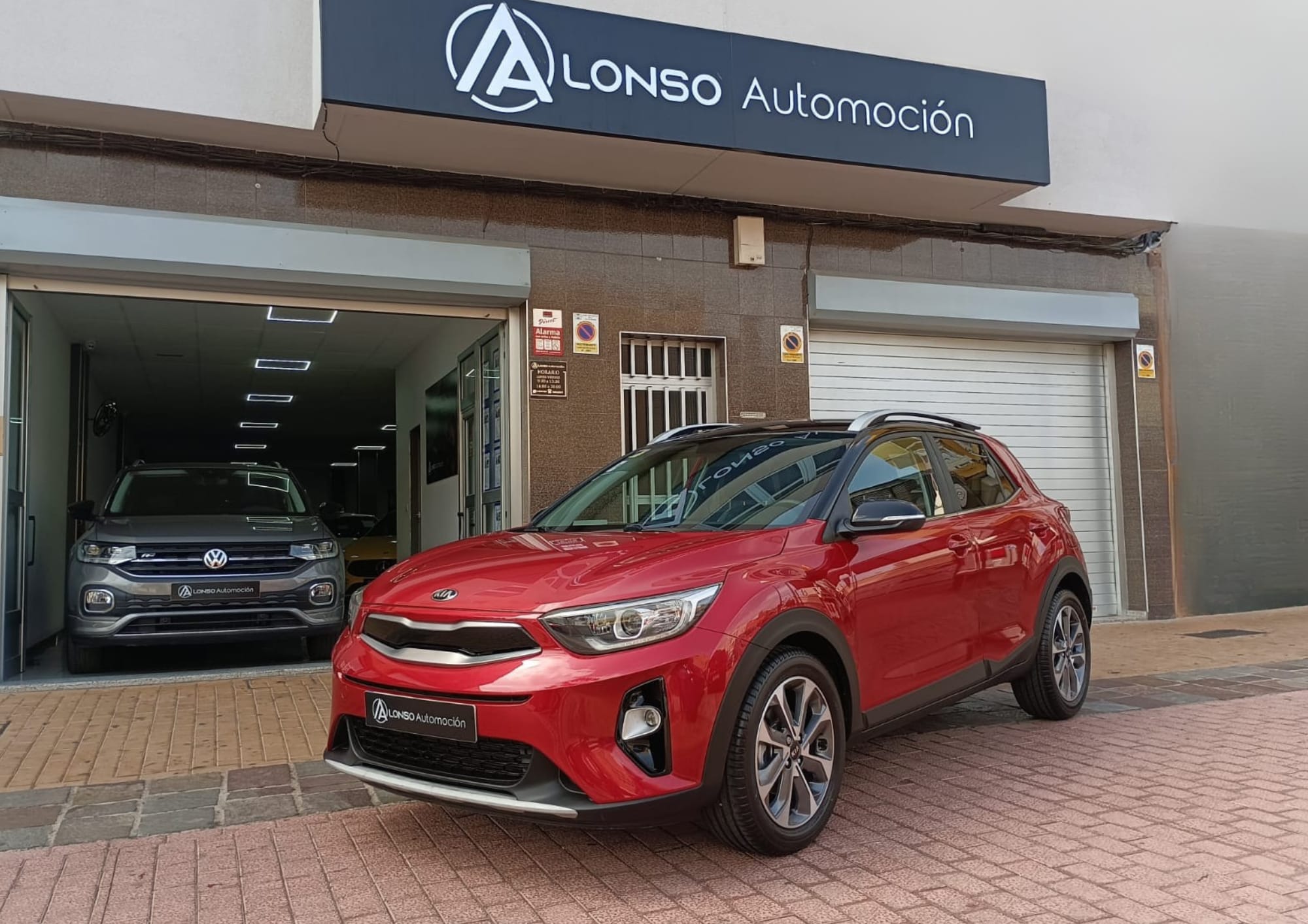 KIA- STONIC