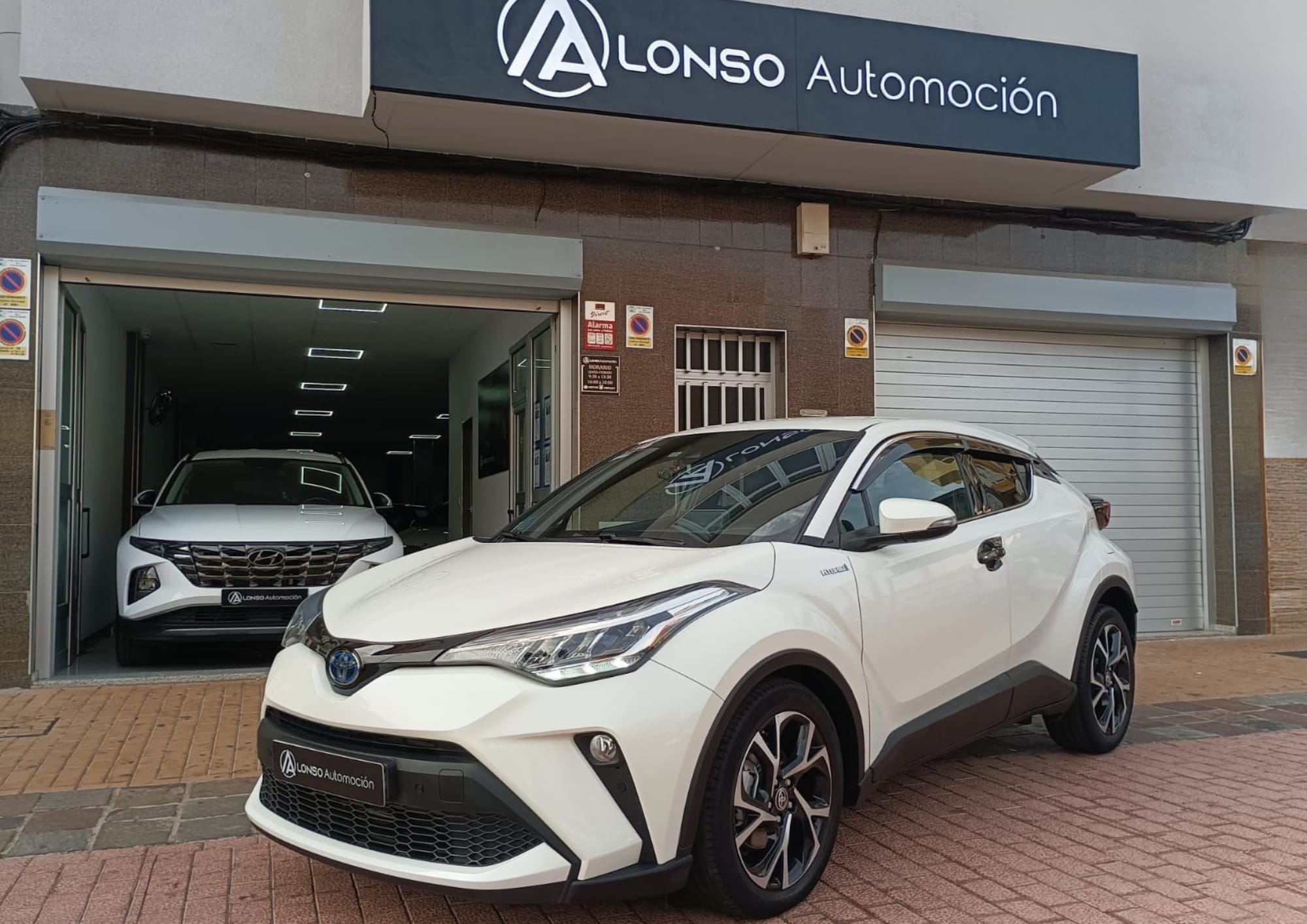 TOYOTA- C-HR