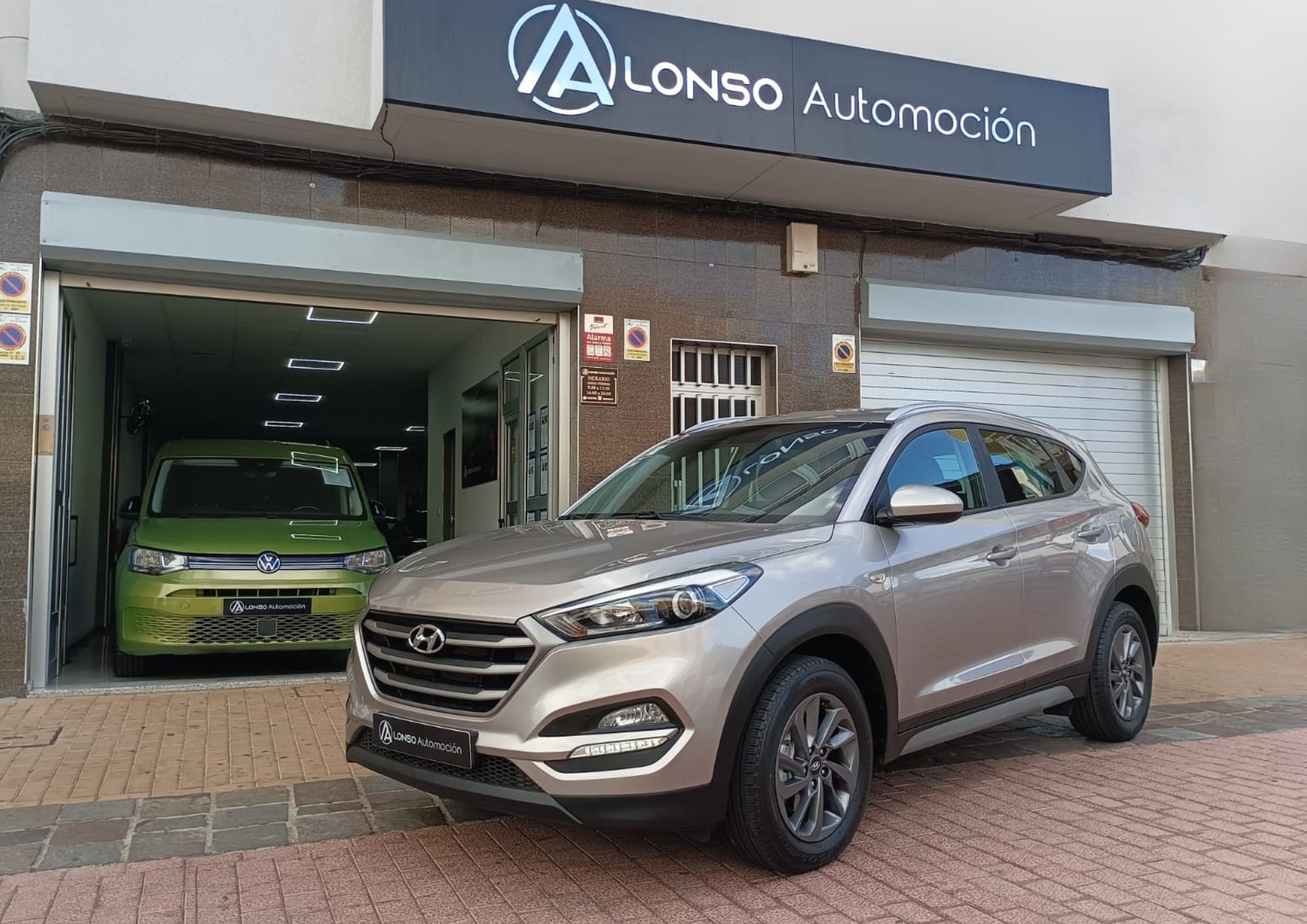 HYUNDAI - TUCSON