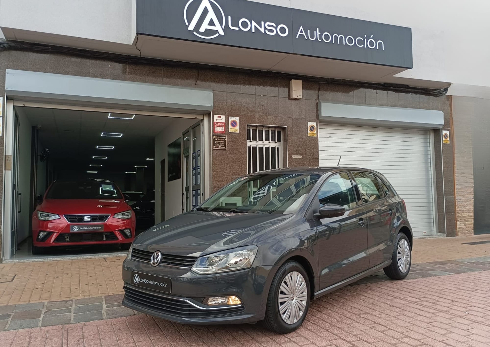 VOLKSWAGEN - POLO