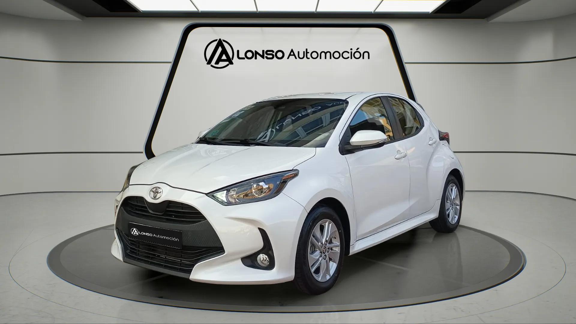 TOYOTA - YARIS