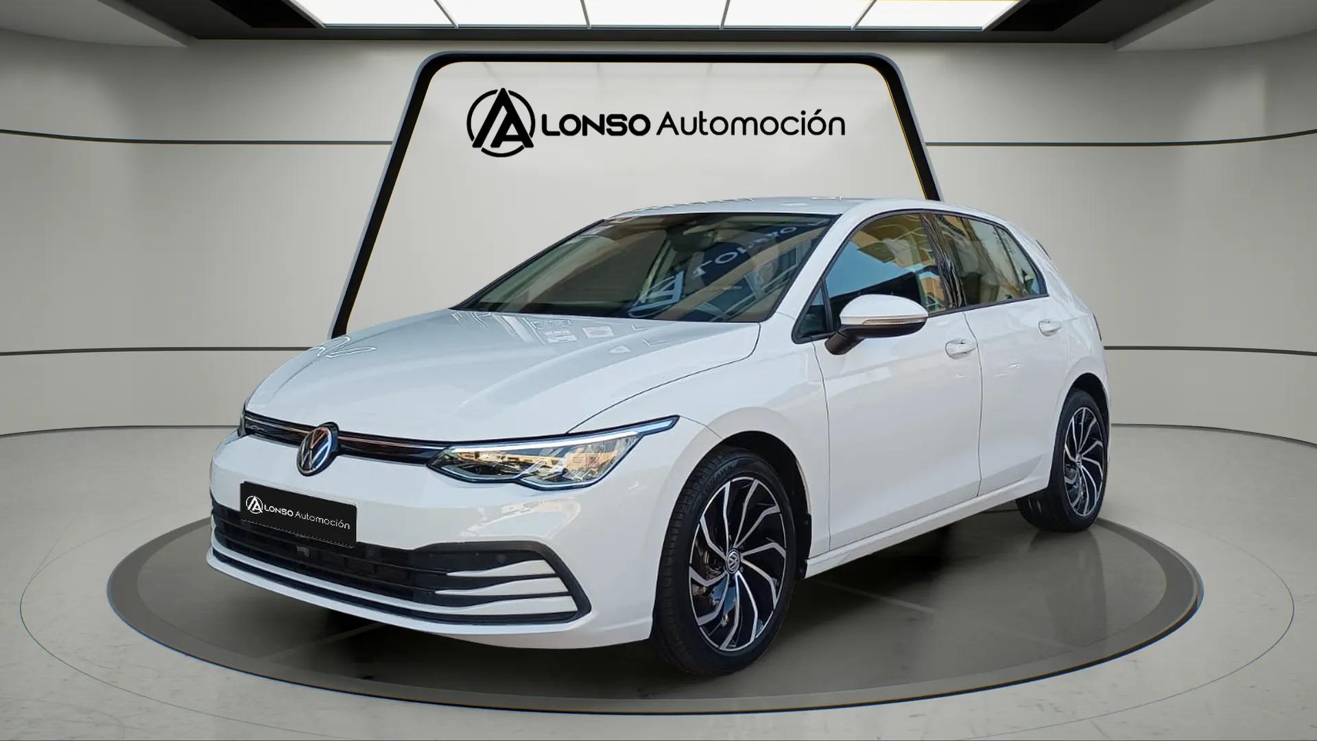 VOLKSWAGEN - GOLF