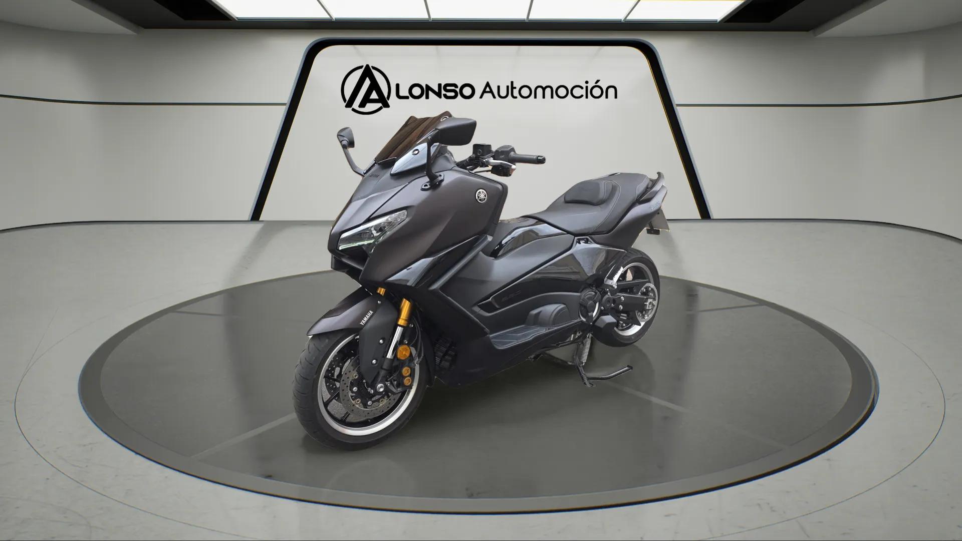 YAMAHA - TMAX 560 TECH MAX