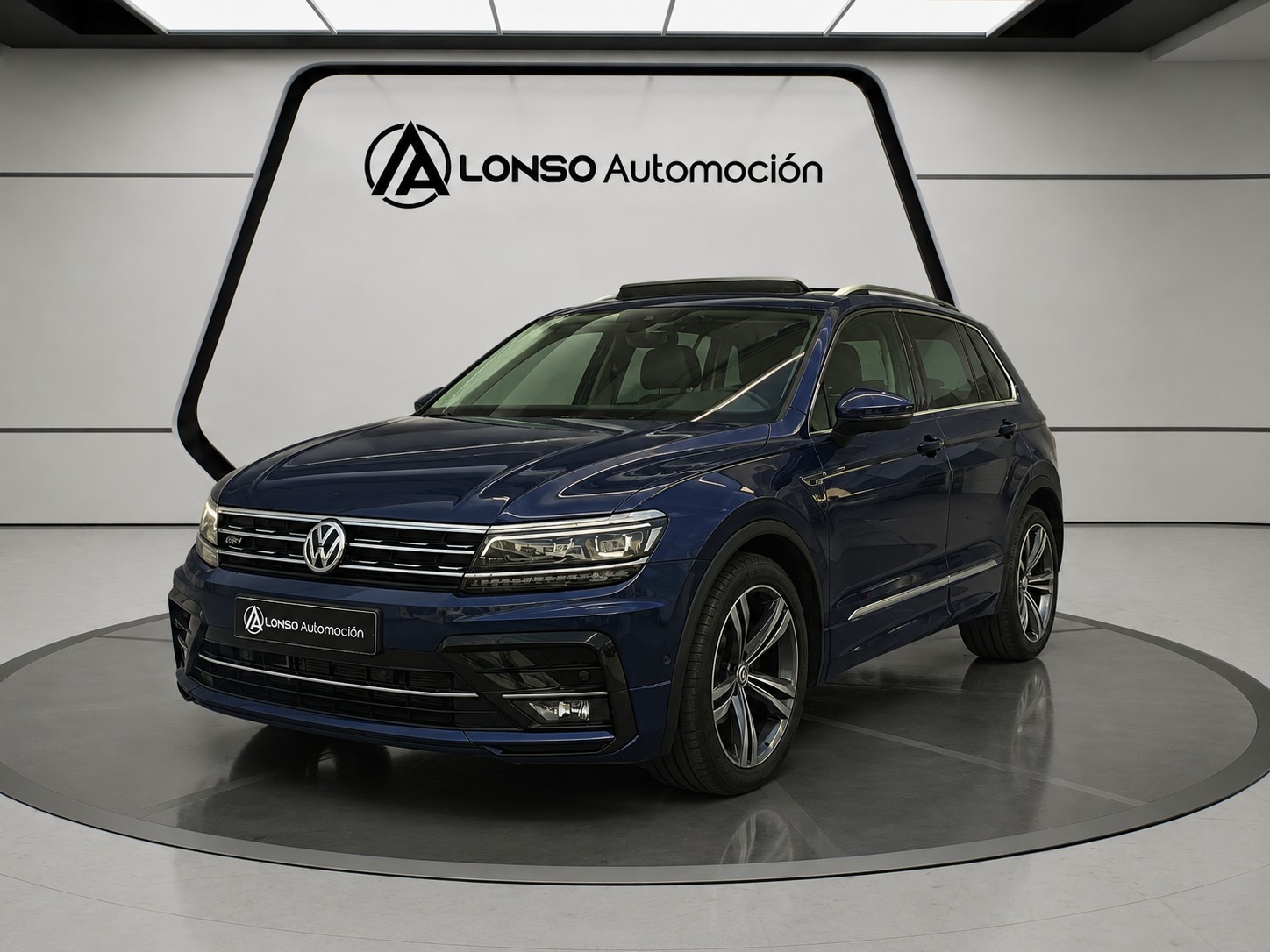 VOLKSWAGEN - TIGUAN R-LINE