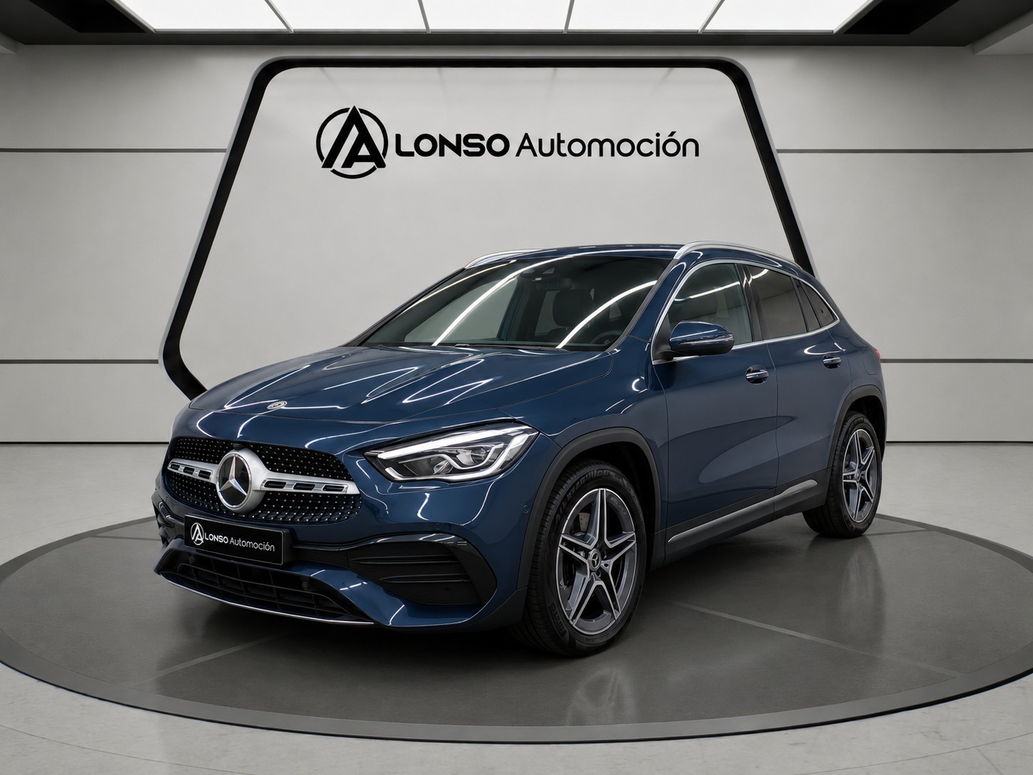 MERCEDES-BENZ - GLA 250 E